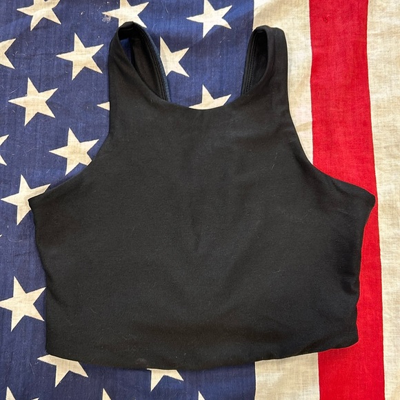 Outdoor Voices Venus Crop Top - Picture 1 of 9
